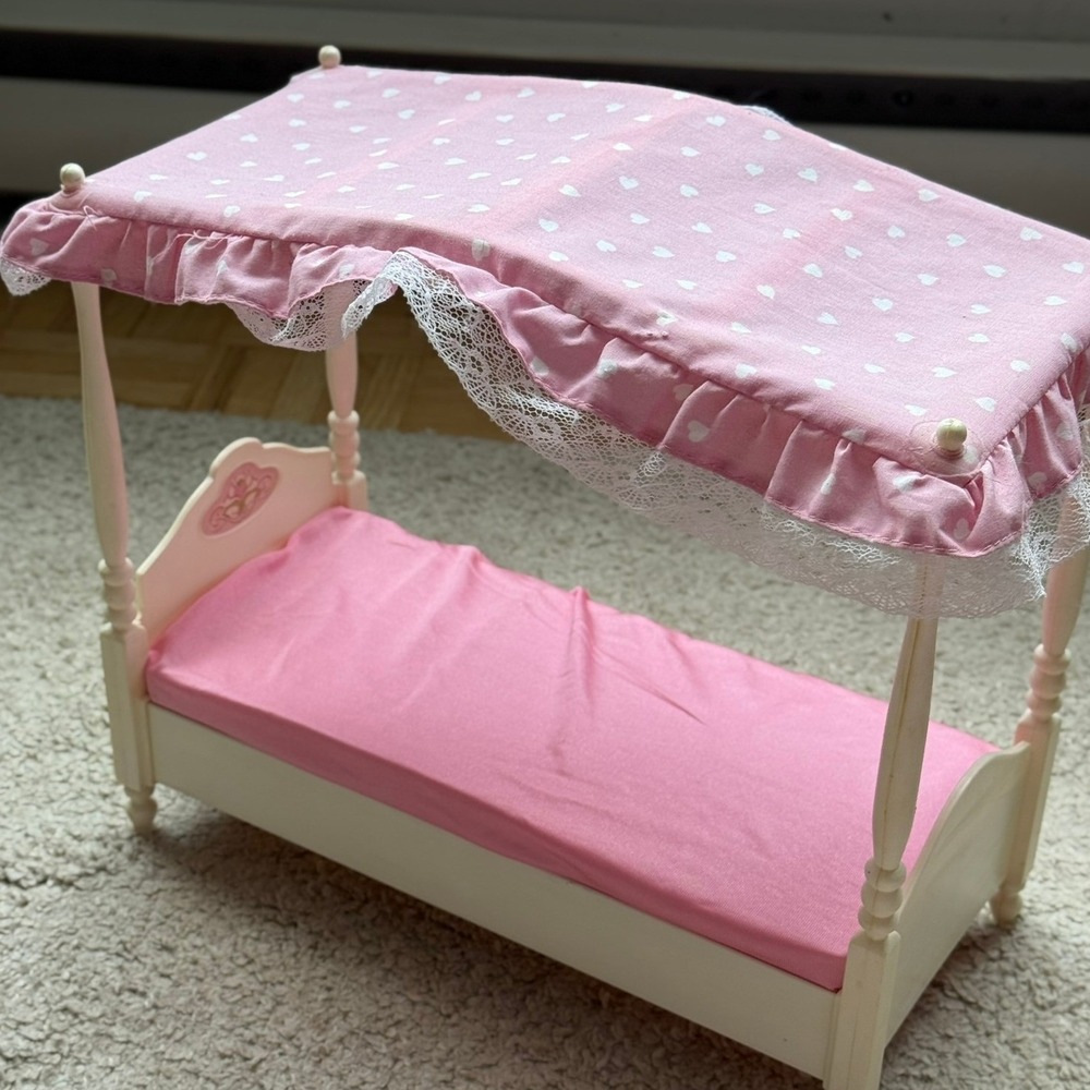 Vintage 1982 Mattel Barbie Dream Furniture Canopy Bed Pink Heart Lace 5641 - Picture 7 of 8